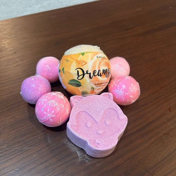 7 bathbombs - Picture 2 of 3